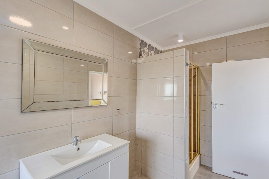6 Bedroom Property for Sale in Brenton On Sea Western Cape